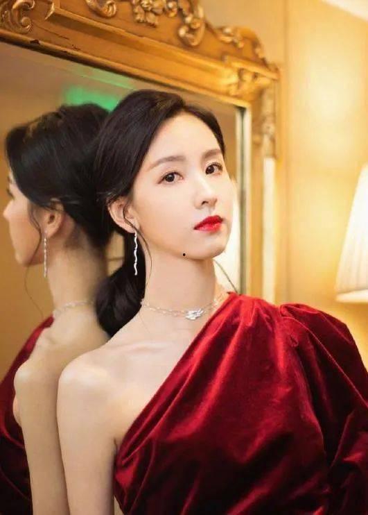 李晓庆最新爆料,揭秘娱乐圈不为人知的幕后真相 第1张 李晓庆最新爆料,揭秘娱乐圈不为人知的幕后真相 第1张